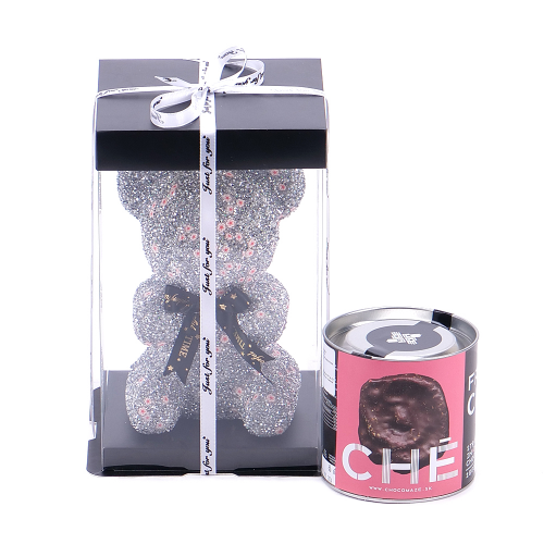 Medvídek stříbrný z mini perliček a jahody v čokoládě